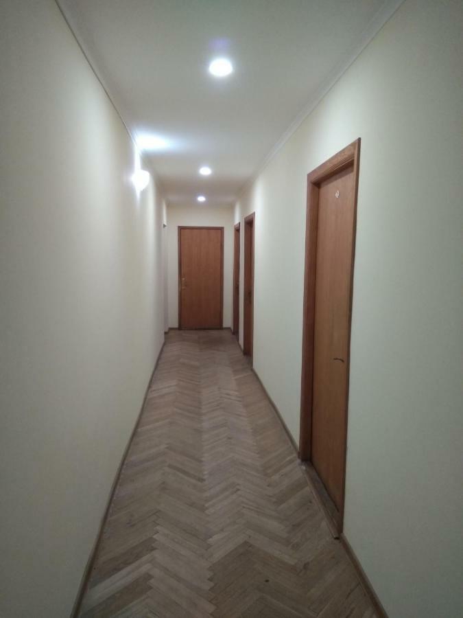 Hotel Tsentralnoho Budynku Khudozhnyka Kyiv Exterior photo